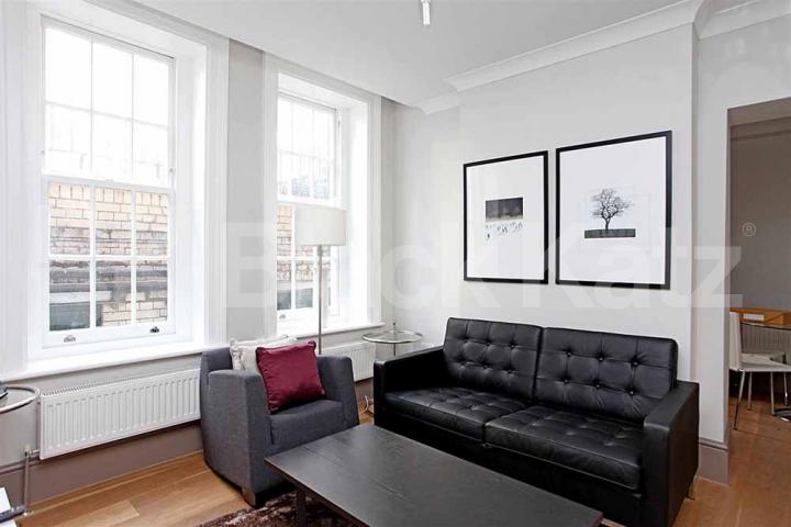 			MODERN THREE BED 2 BATH!, 3 Bedroom, 1 bath, 1 reception Flat			 Fitzrovia Appartments, Euston Road, FITZROVIA