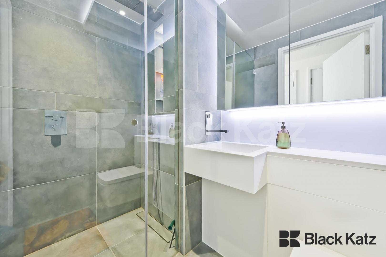  Highly desirable development with stunning unhindered views Dollar Bay Place, Canary Wharf