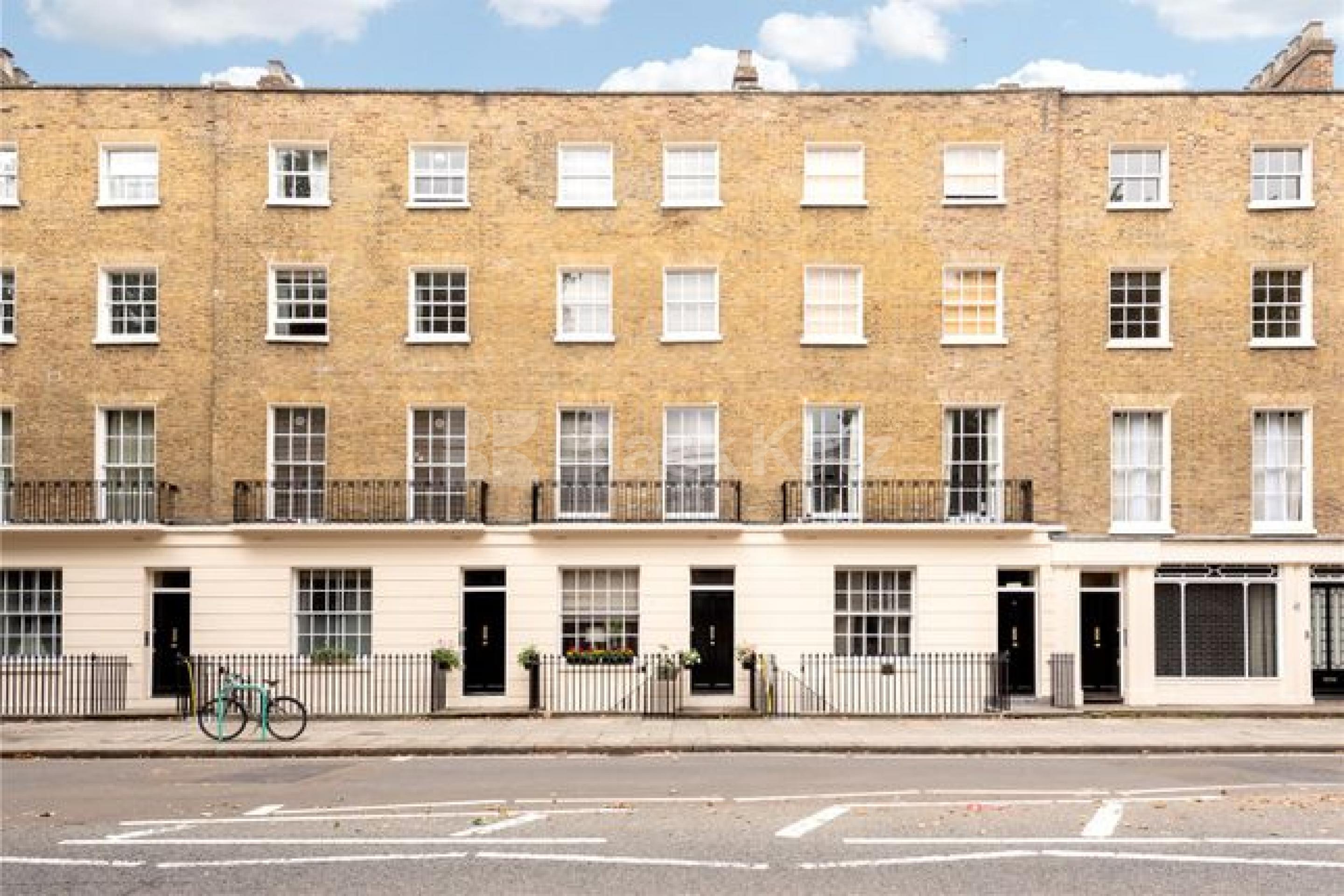 			NEAR REGENTS PARK!, 1 Bedroom, 1 bath, 1 reception Flat			 Albany Street , REGENTS PARK NW1