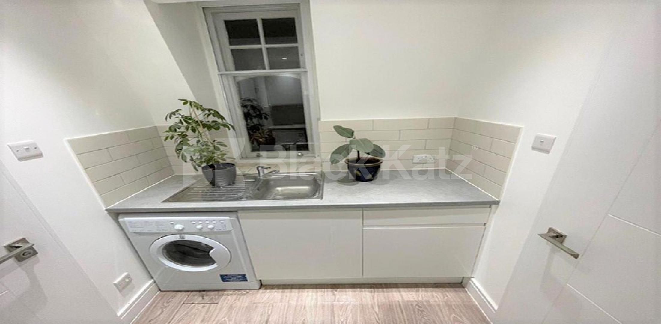 			NEW INSTRUCTION!, Studio Apartment, 1 bath, 0 reception Studio			 Glenloch Road, BELSIZE PARK