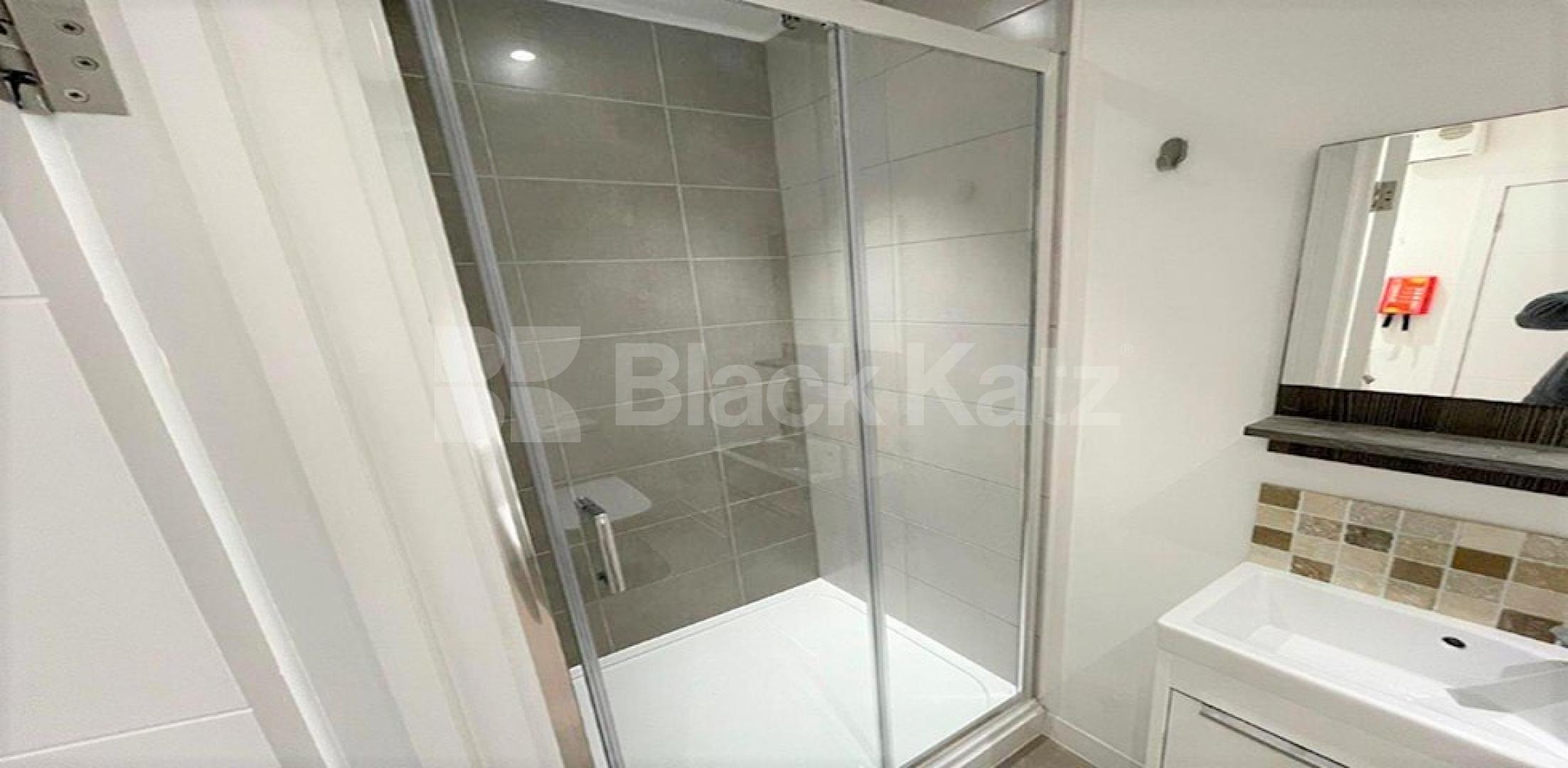 			NEW INSTRUCTION!, Studio Apartment, 1 bath, 0 reception Studio			 Glenloch Road, BELSIZE PARK