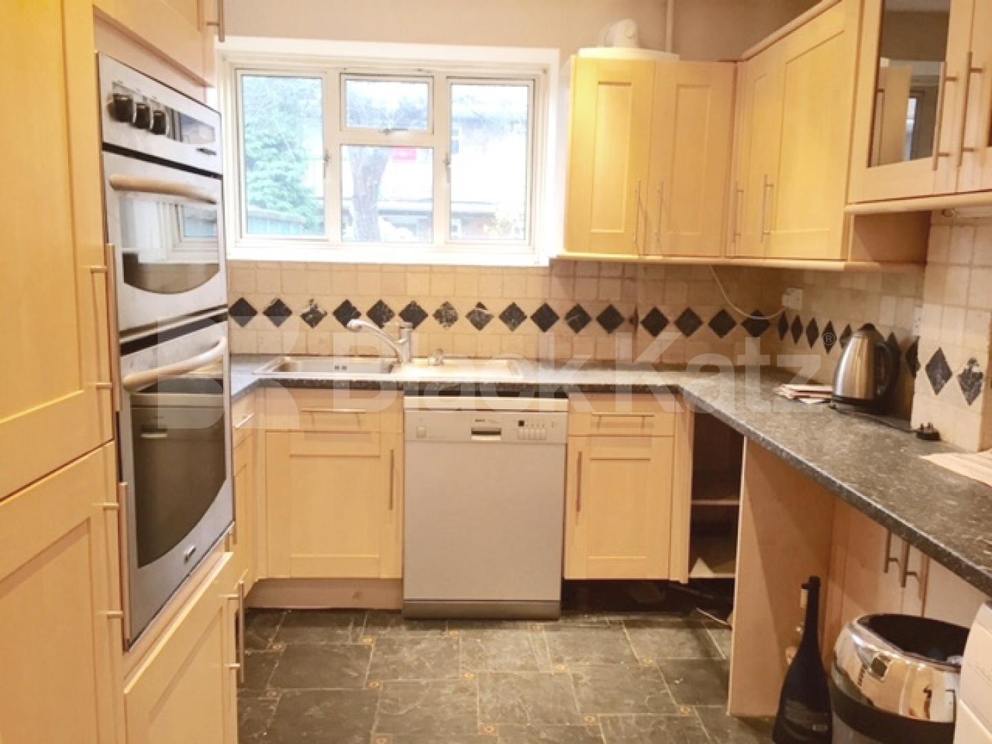 			NEW INSTRUCTION, 2 Bedroom, 1 bath, 1 reception Flat			 Saint Albans Avenue, CHISWICK