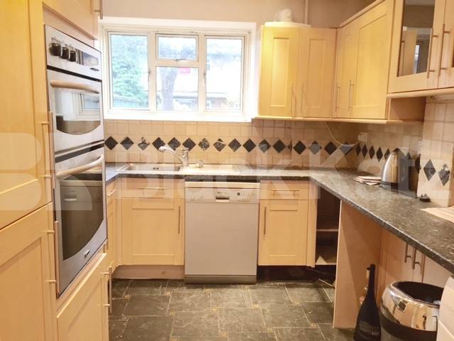 			NEW INSTRUCTION, 2 Bedroom, 1 bath, 1 reception Flat			 Saint Albans Avenue, CHISWICK