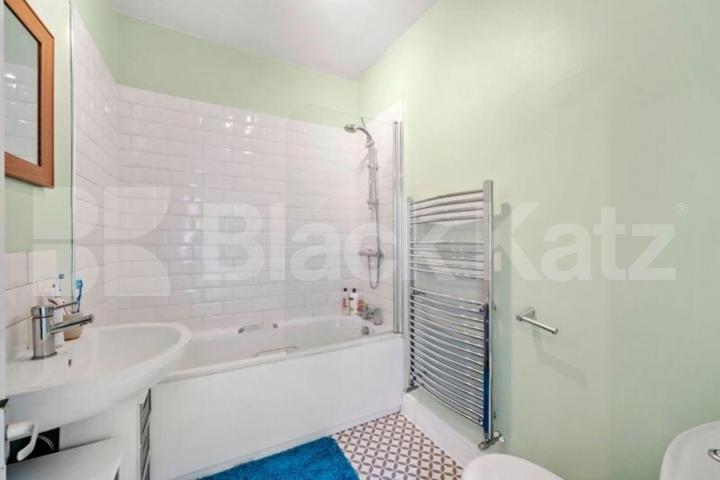 Spacious two double bedroom property in amazing location Tottenham Lane, Crouch End / Hornsey