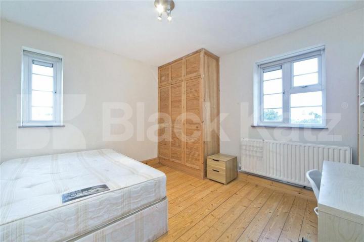 Spacious three bedroom property set in an amazing location  Lewis Street, Camden