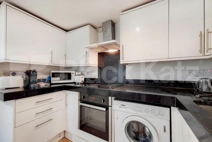 3 double bedroom property perfect for sharers Royal College Street, Camden
