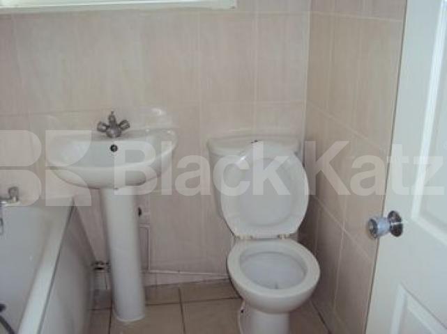 			Available now, MUST SEE!!!, 4 Bedroom, 1 bath, 1 reception House			 Chippendale Street, Hackney/Dalston