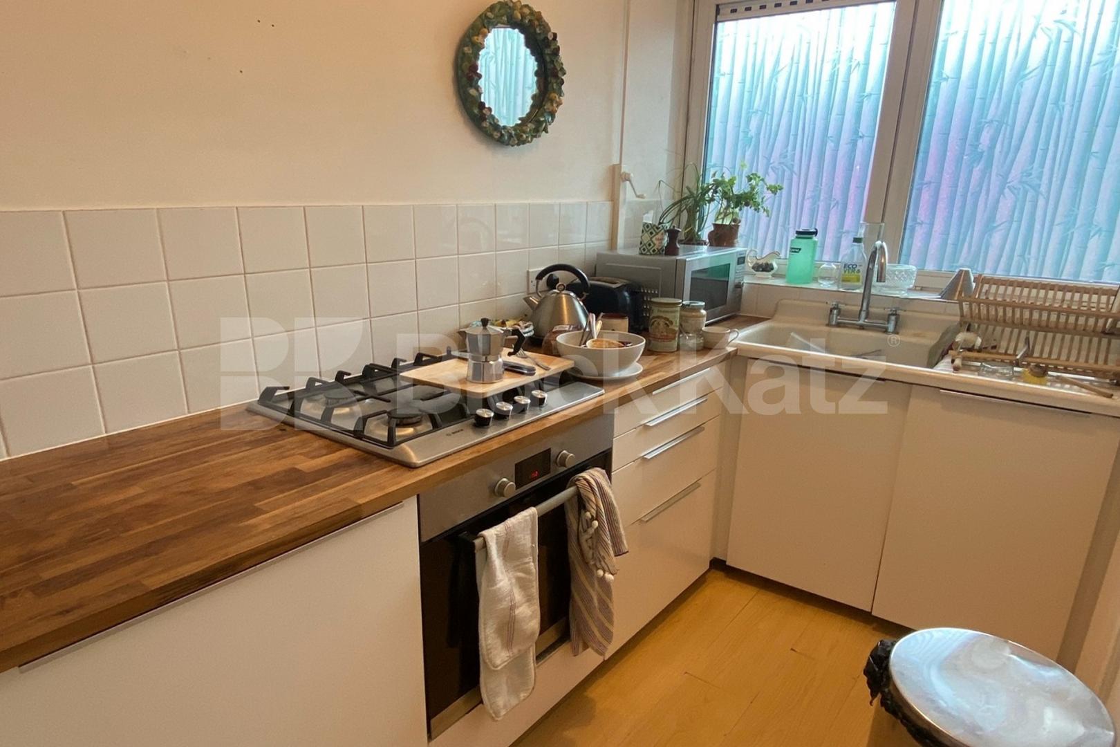 Double studio conveniently located near Aldgate East and Shadwell Stations  Christian Street , Whitechapel E1