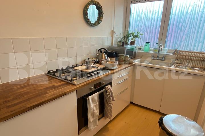 Double studio conveniently located near Aldgate East and Shadwell Stations  Christian Street , Whitechapel E1