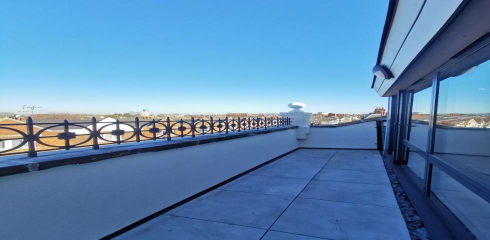 Unique Penthouse with stunning views High Road, Willesden Green