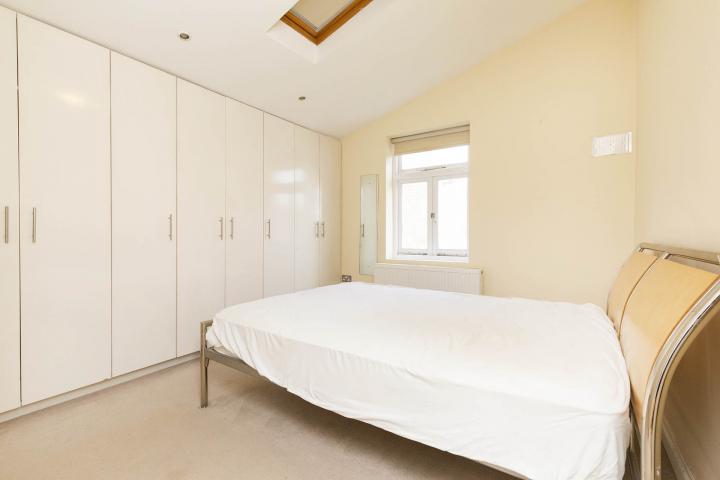 Modern Split Level Apartment Agamemnon Road, West Hampstead