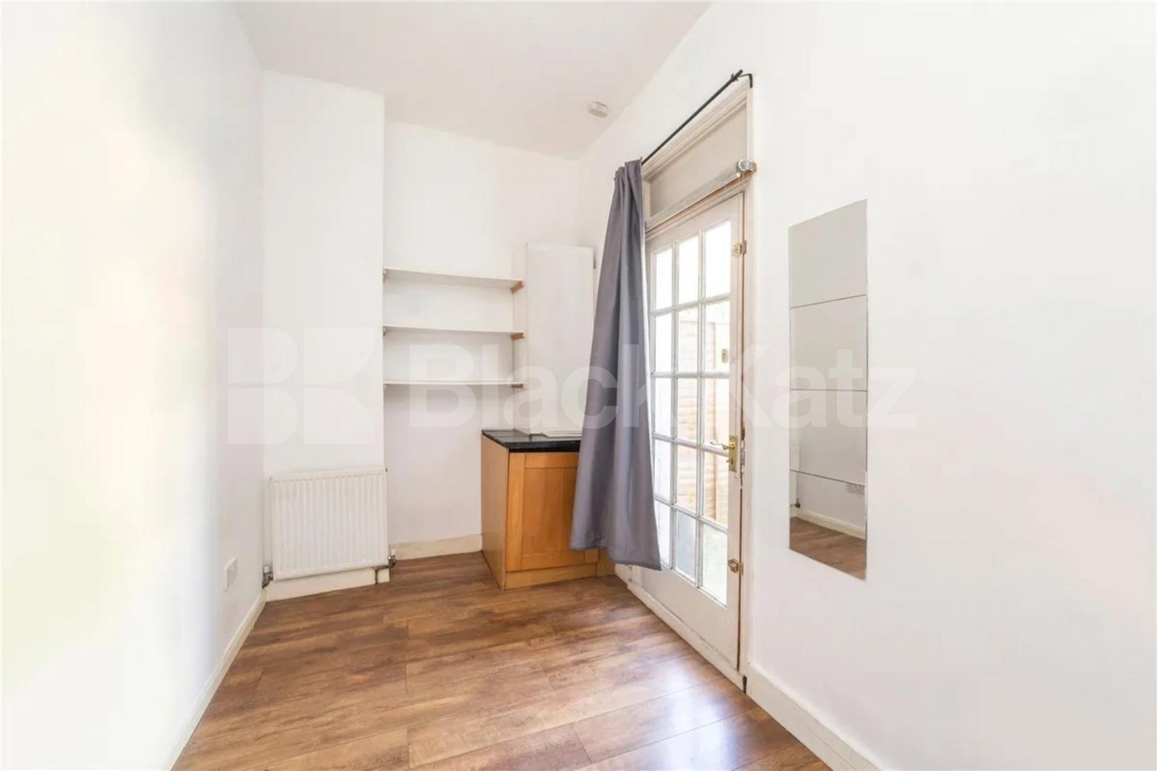 Spacious 3 bedroom garden property located near Archway tube station Fairbridge Road, Archway