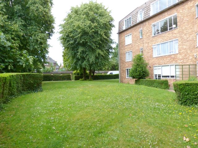 			UNDER OFFER , 1 Bedroom, 1 bath, 1 reception Flat			 Willesden Lane, KILBURN/WILLESDEN GREEN