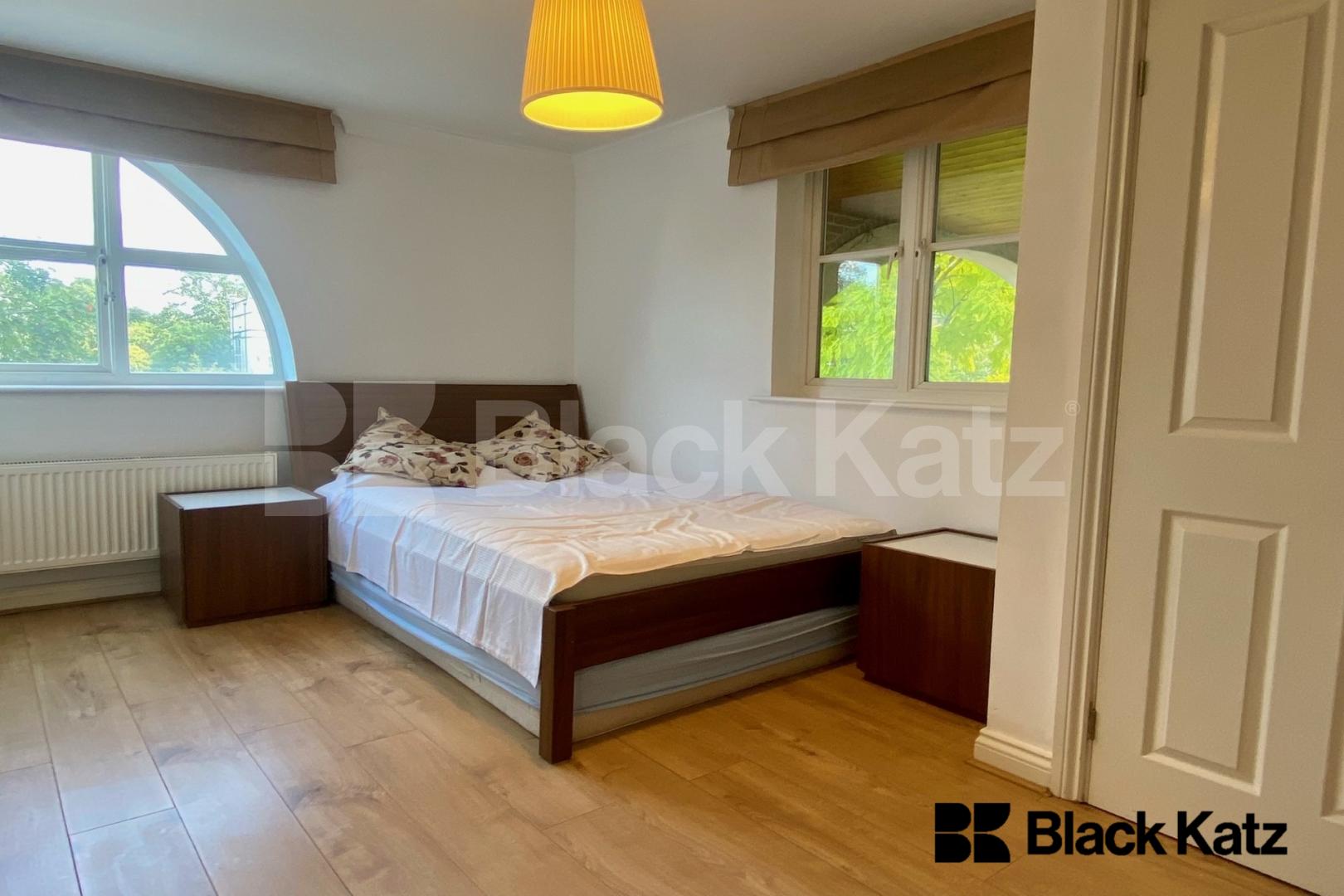 Bright and spacious two bedroom, two bathroom apartment in a gated development Blackburn Court. Bascombe Street, Brixton/Tulse Hill