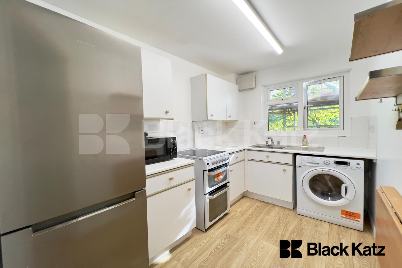  Well proportioned one bedroomed apartment Weald Close ,  Bermondsey