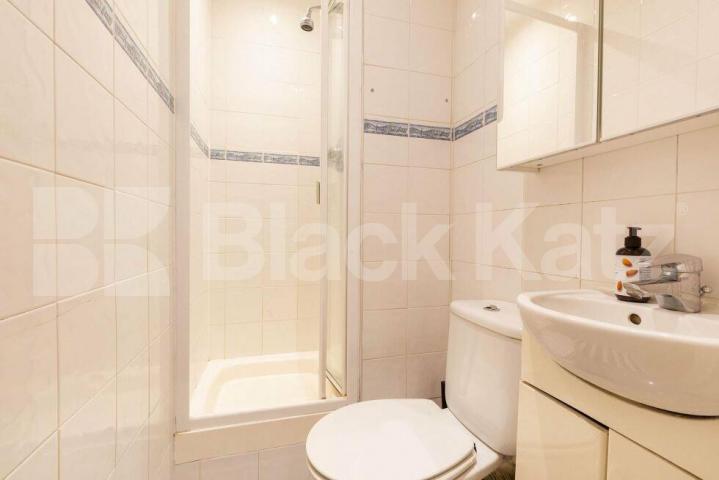 Spacious three double bedrooms set in a redbrick mansion block Rodney Court, Maida Vale