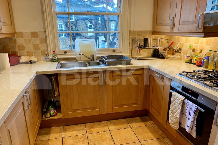 Spacious top floor four bedroom flat in beautiful Victorian building Lupus Street, Pimlico