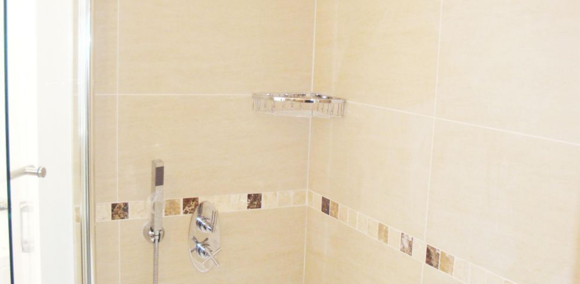 			NEW INSTRUCTION, 3 Bedroom, 1 bath, 1 reception Flat			 Greenhalgh Walk, EAST FINCHLEY / HAMPSTEAD GARDEN SUBURB 