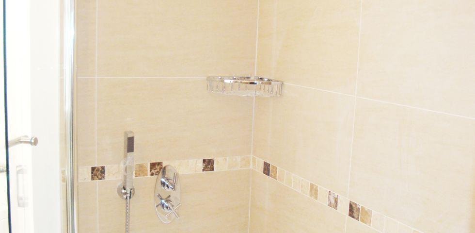 			NEW INSTRUCTION, 3 Bedroom, 1 bath, 1 reception Flat			 Greenhalgh Walk, EAST FINCHLEY / HAMPSTEAD GARDEN SUBURB 