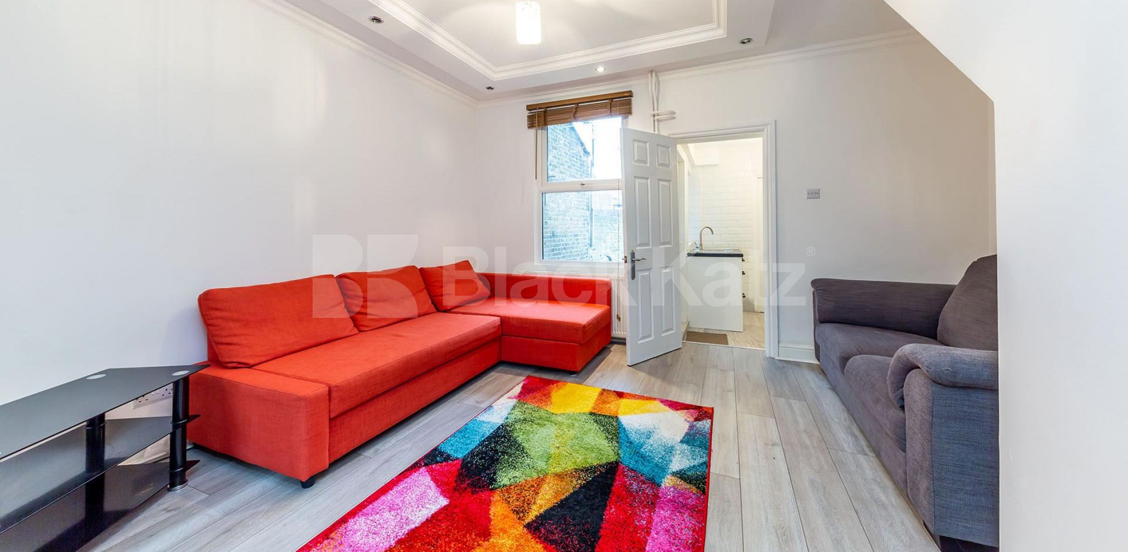 Beautifully refined 1 Bedroom, Furnished House in Morley Avenue inc All