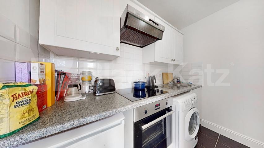 			2 Bedroom, 1 bath, 1 reception 			 Fordwych Road, London, NW2,  London