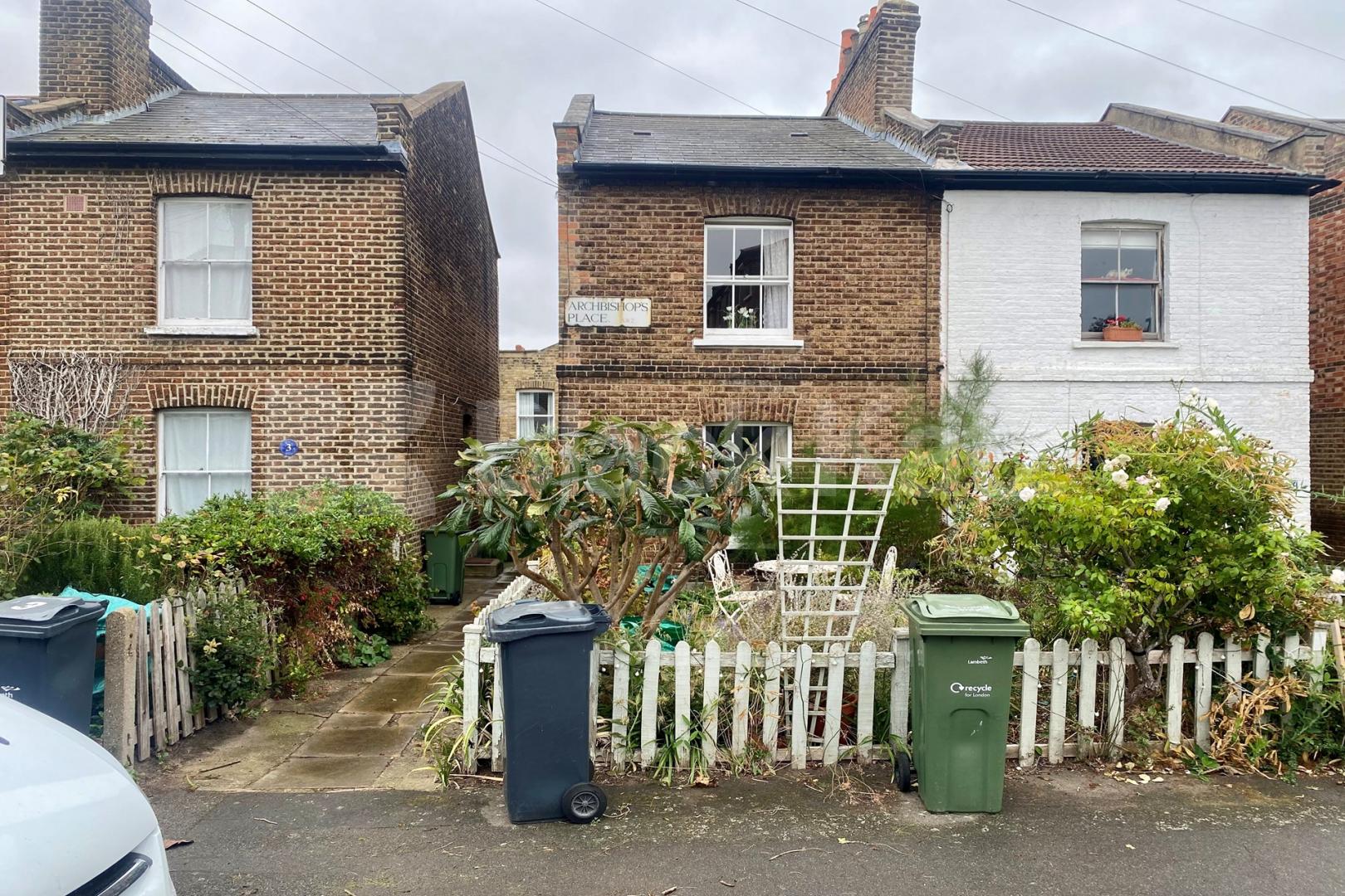 Gorgeous period house with all bills included Archbishops Place , Brixton