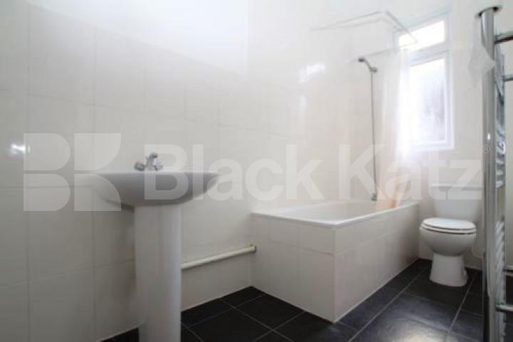 			NEW INSTRUCTION!, Studio Apartment, 1 bath, 1 reception Studio			 Mountview Road, FINSBURY PARK