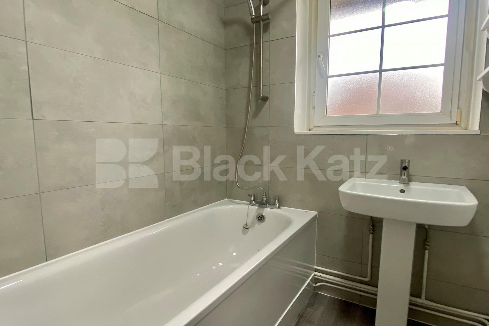 			2 Bedroom, 1 bath, 1 reception Apartment			 Tabard Street, London Bridge