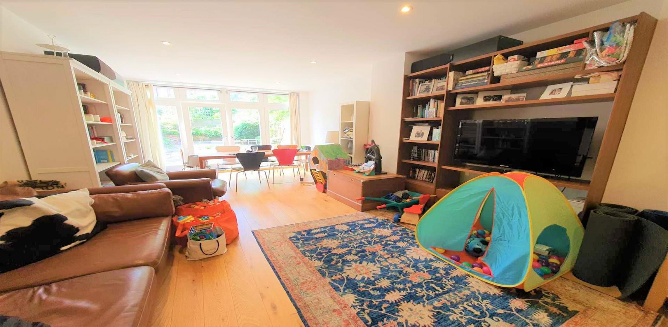 			2 Bedroom, 2 bath, 1 reception Flat			 Broadhurst Gardens, WEST HAMPSTEAD/FINCHLEY ROAD