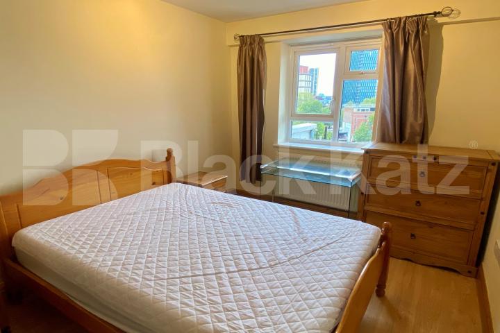 Superbly located with stunning views of the cityscape  Great Suffolk Street , Borough