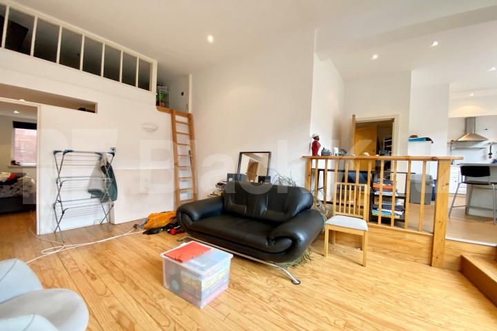 Superbly located & offering 528 Sq. Ft. of living & entertaining space  Newington Causeway, Borough