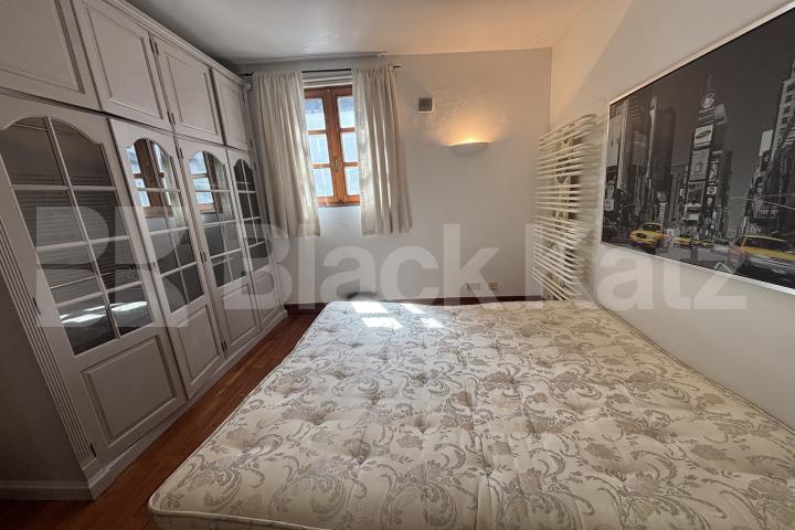 Superbly located, two bathrooms, generous period conversion  Union Street, London Bridge