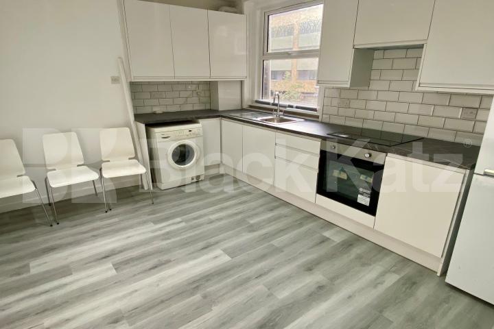 Newly refurbished bright & airy first floor period conversion  Walworth Road, Elephant and Castle