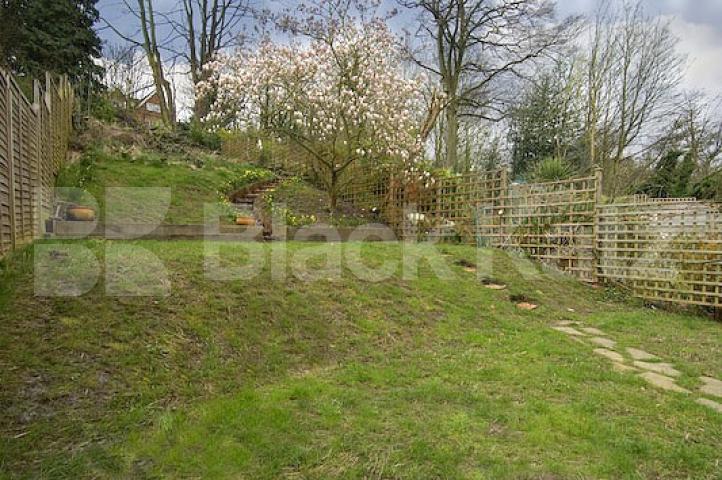 			UNIQUE PROPERTY!, 4 Bedroom, 1 bath, 1 reception House			 Priory Gardens, Highgate