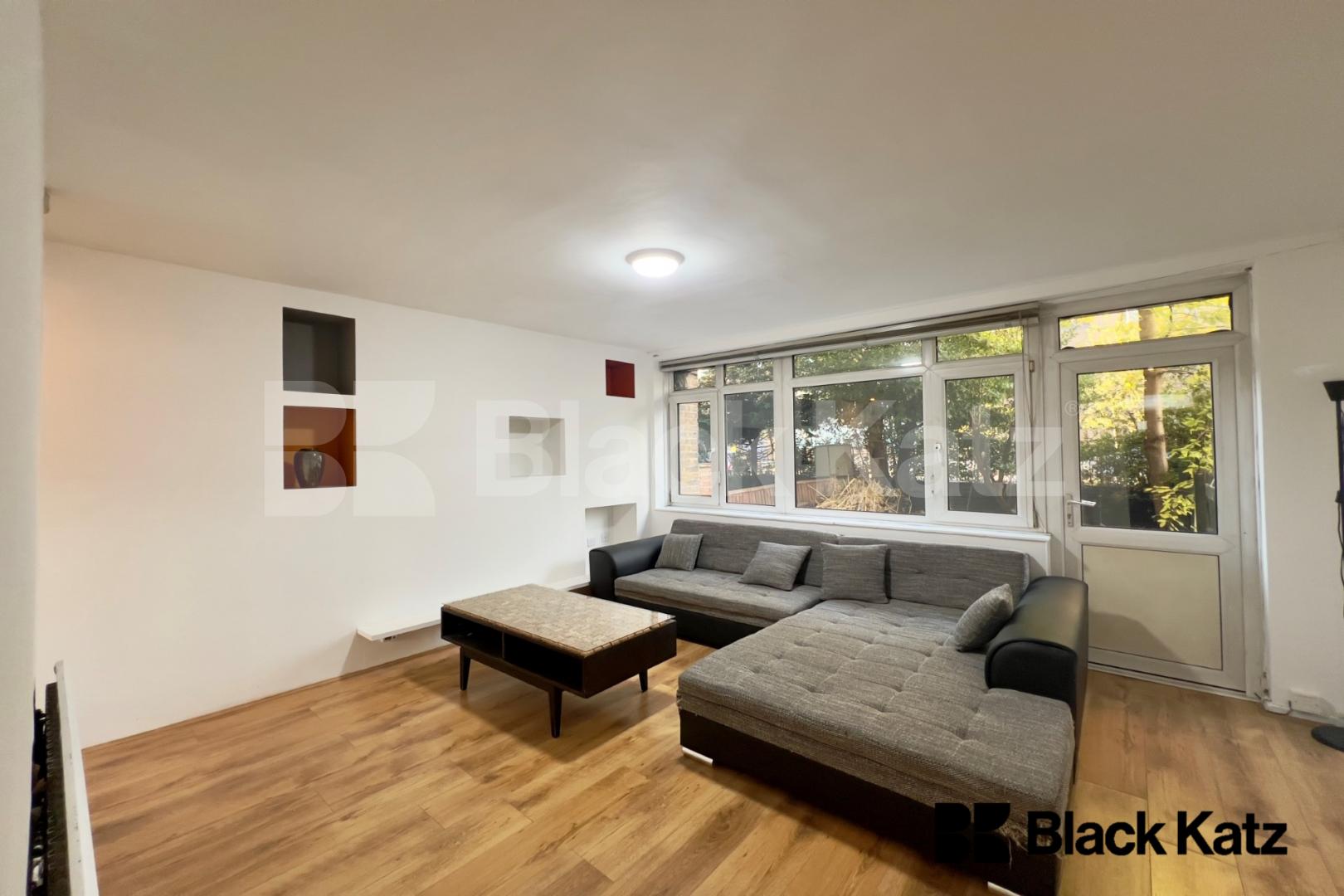 Duplex apartment superbly located  Cluny Estate , London bridge