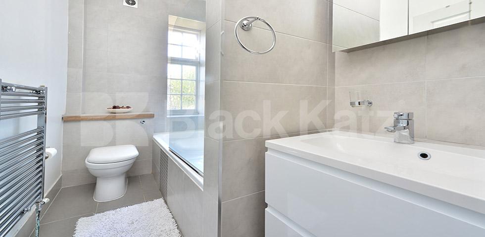 Two double bedrooms, modern kitchen and within a stones throw to Regents Park Gloucester Avenue, Camden