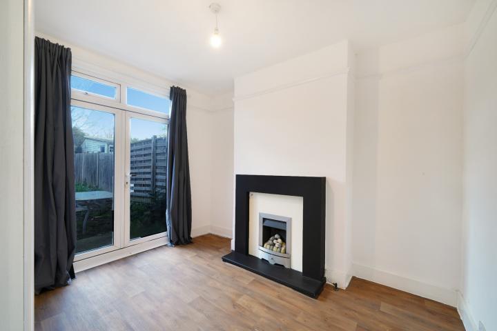 Refurbished throughout, flooded with natural light & beautiful mature garden  St. Barnabas Road, Tooting