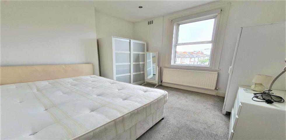 			2 Bedroom, 1 bath, 1 reception Apartment			 Priory Park Road, Queens Park