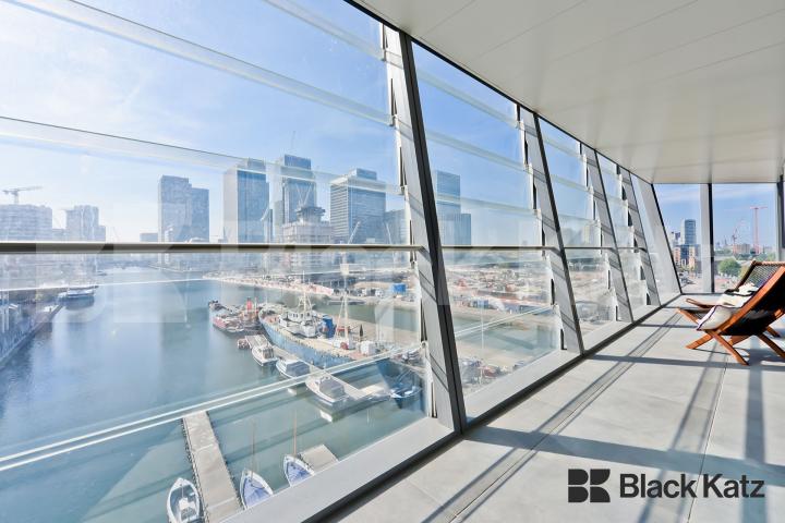 Highly desirable development with stunning unhindered views Dollar Bay Place, Canary Wharf