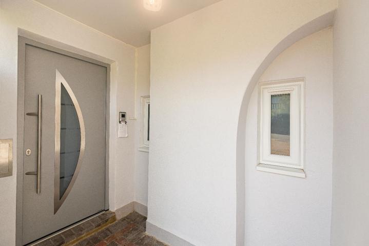 Modern and Central Apartment Park Drive, Golders Green