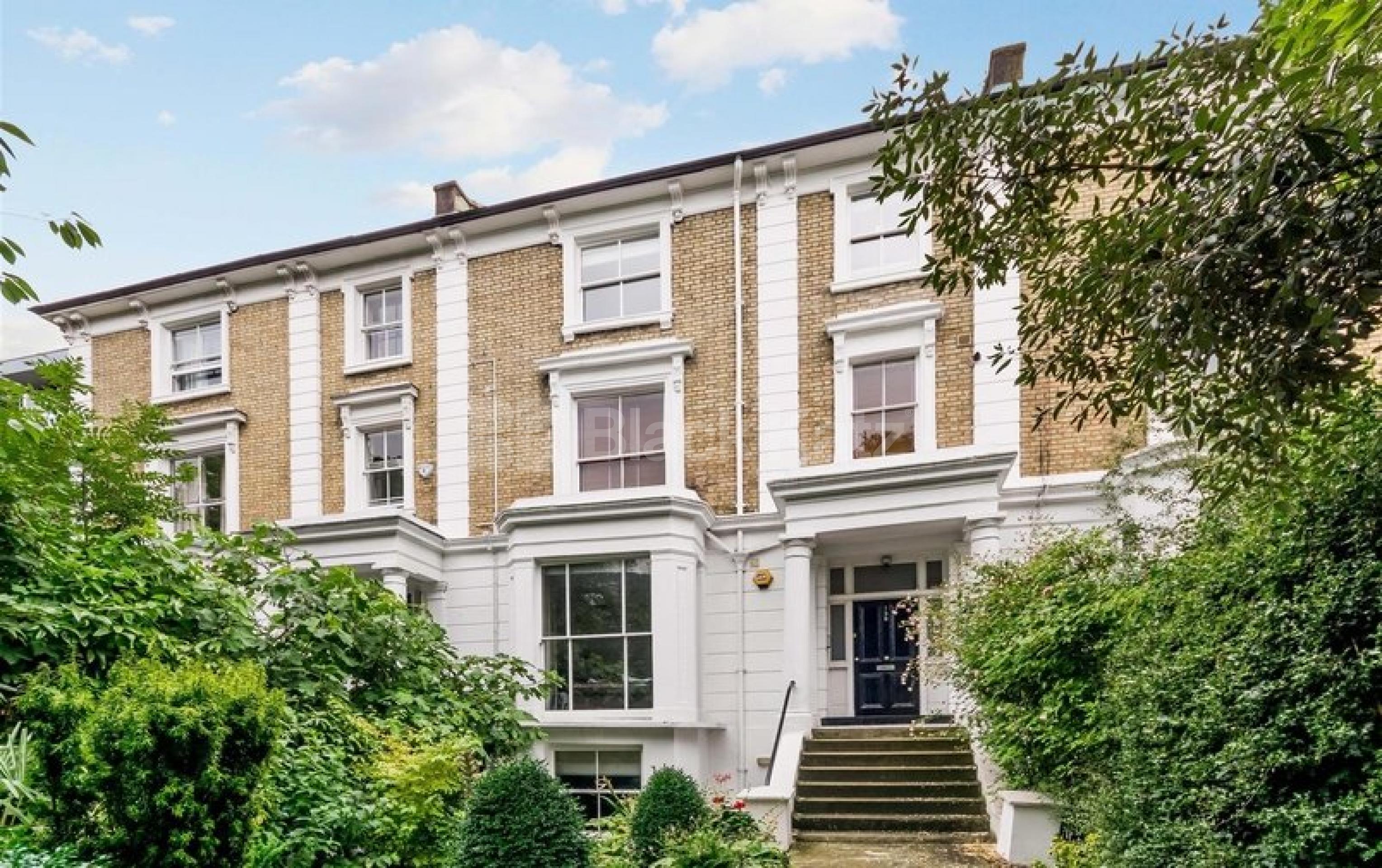 One bed located within minutes to Belsize Park Tube and Hampstead Heath Haverstock Hill, Belsize Park NW3