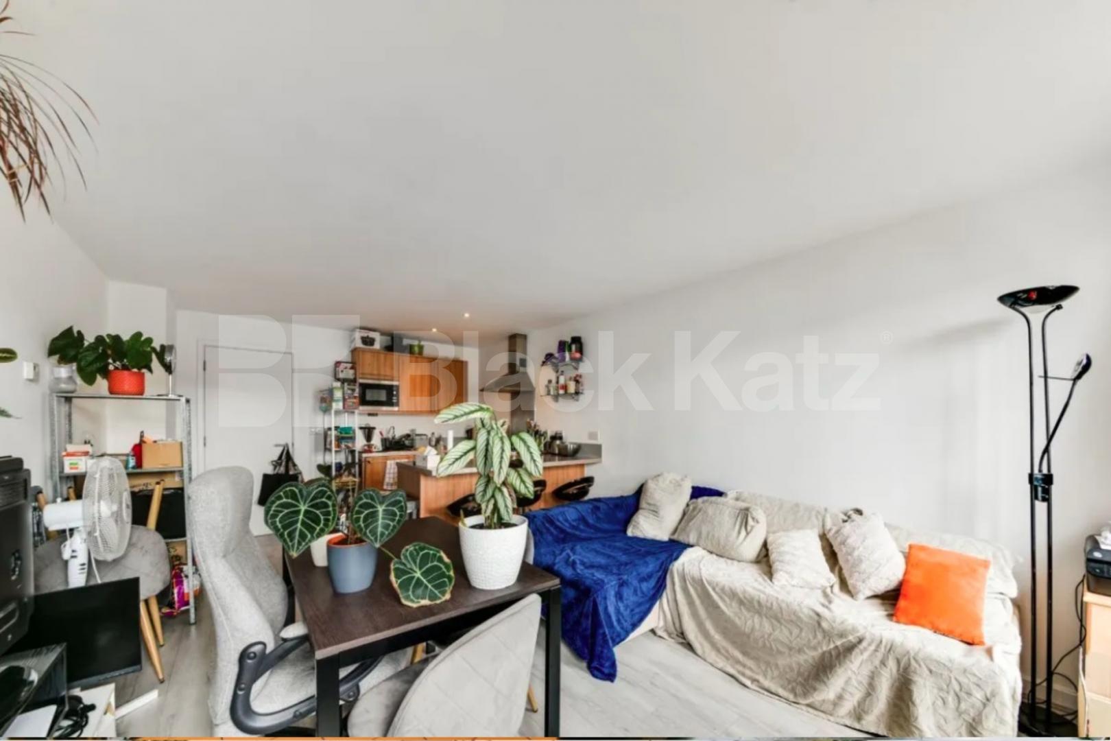 2 bed 2 bath within a secure development with concierge  Eden Grove, Holloway