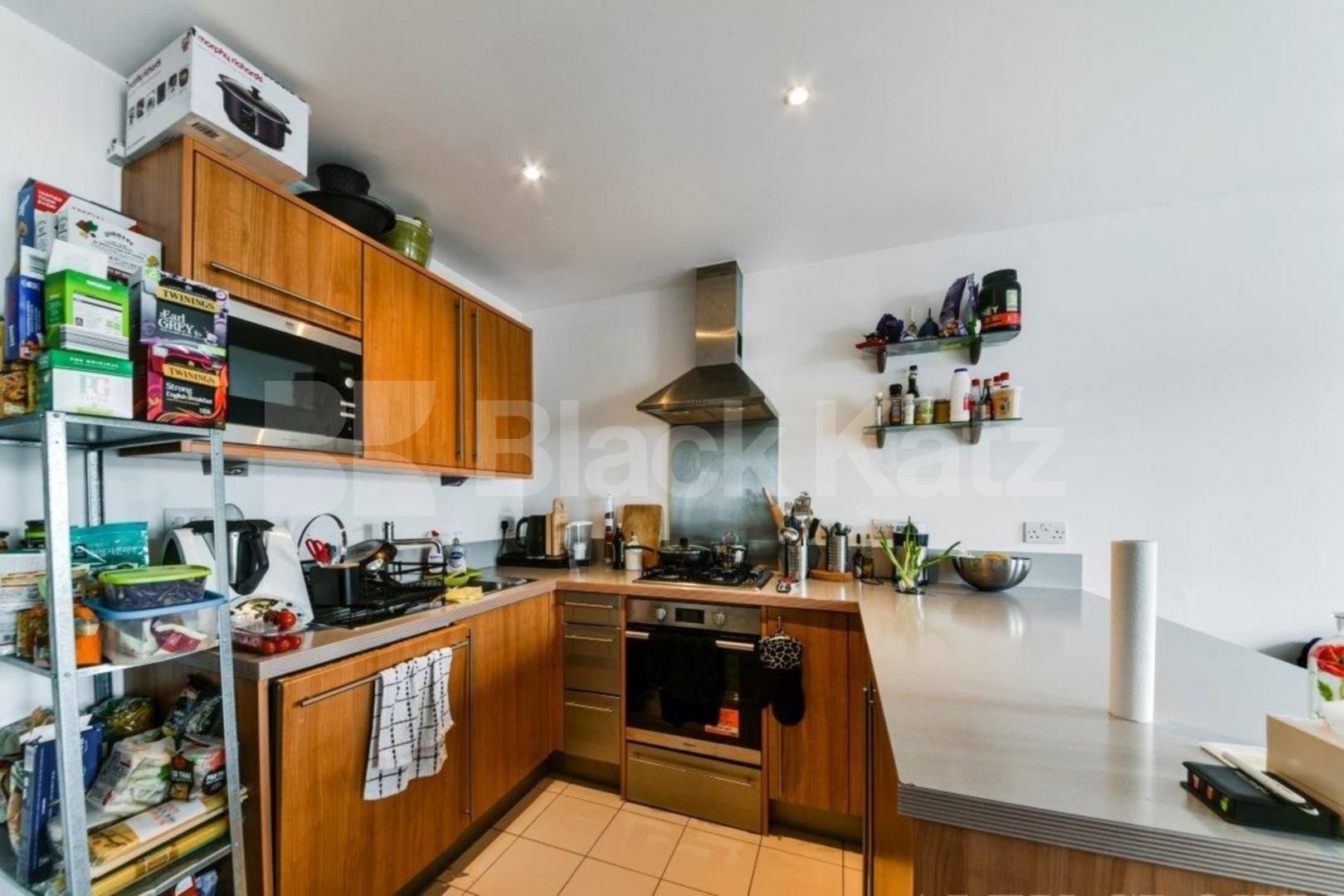 2 bed 2 bath within a secure development with concierge  Eden Grove, Holloway