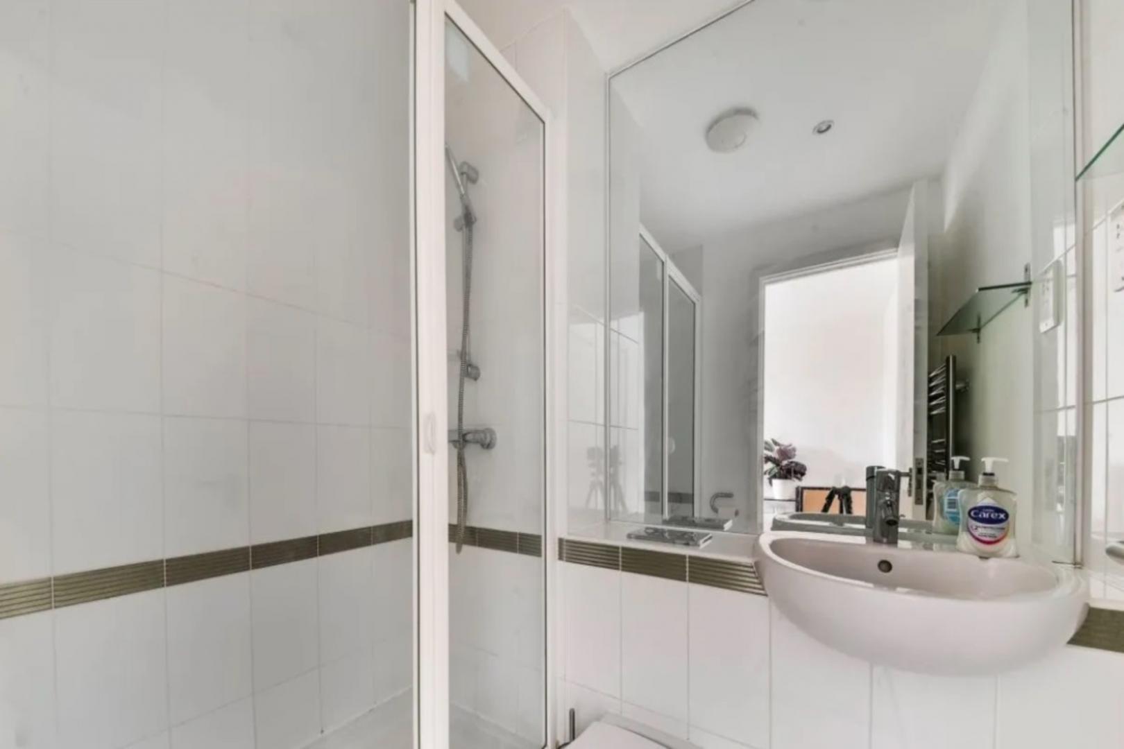 2 bed 2 bath within a secure development with concierge  Eden Grove, Holloway