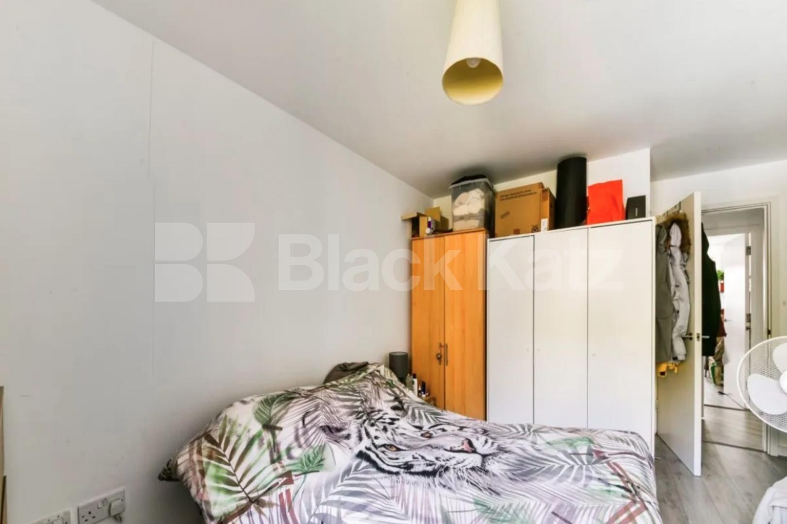 2 bed 2 bath within a secure development with concierge  Eden Grove, Holloway