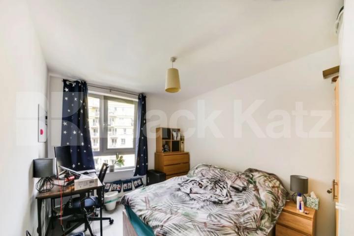 2 bed 2 bath within a secure development with concierge  Eden Grove, Holloway