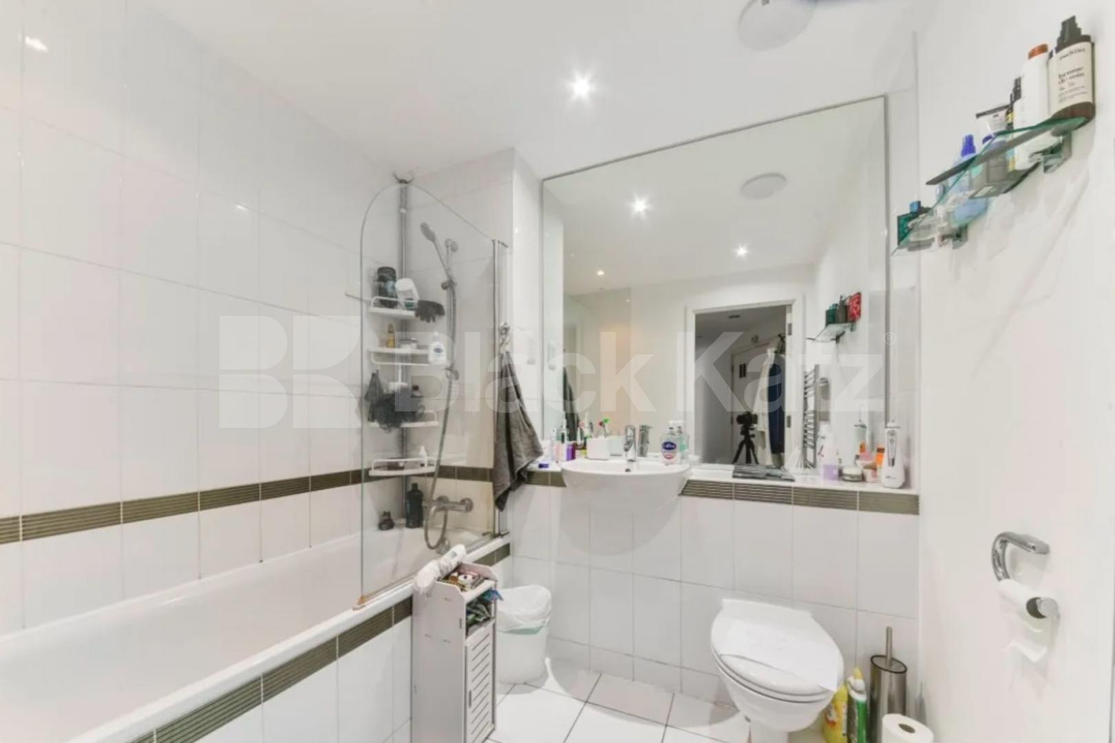 2 bed 2 bath within a secure development with concierge  Eden Grove, Holloway