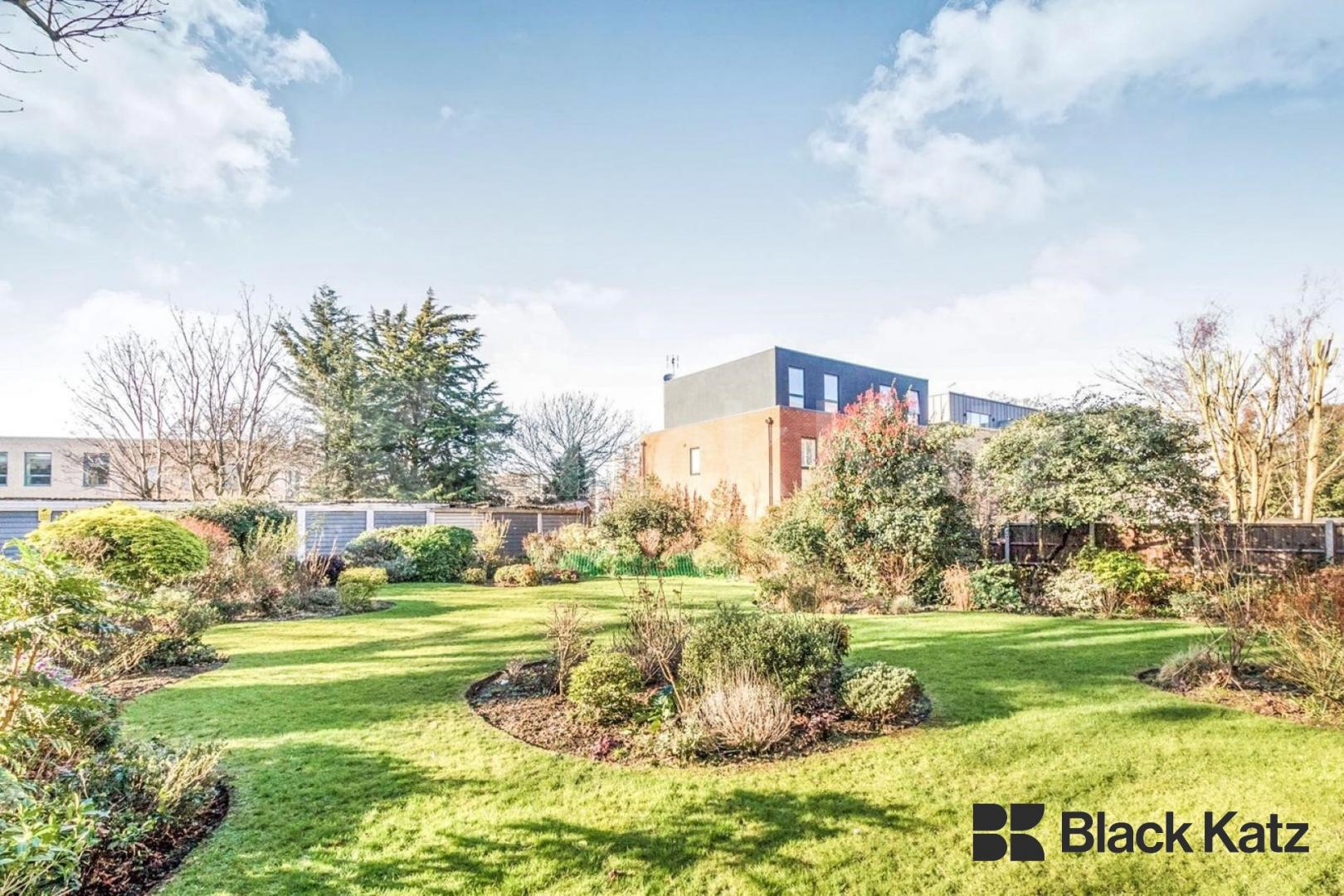 Larger than average & Mid-Century apartment  Ingram Lodge, Kings Avenue, Clapham Park