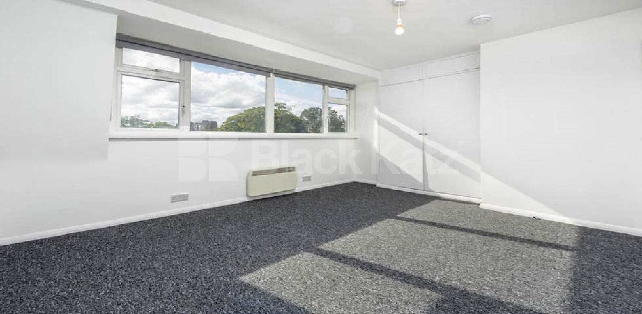 			NEWLY REFURBISHED 3/4 BED IN CAMDEN-KENTISH TOWN , 3 Bedroom, 1 bath, 1 reception Flat			 Prince Of Wales Road, CAMDEN / KENTISH TOWN