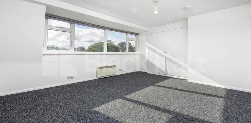 			NEWLY REFURBISHED 3/4 BED IN CAMDEN-KENTISH TOWN , 3 Bedroom, 1 bath, 1 reception Flat			 Prince Of Wales Road, CAMDEN / KENTISH TOWN